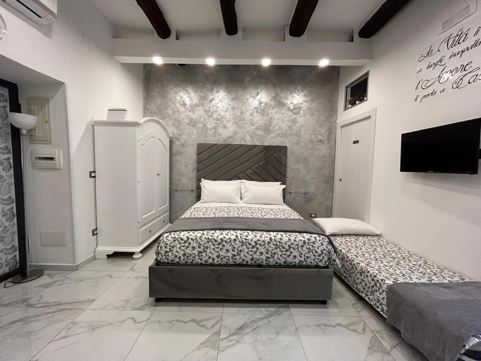 Casa Tolentino Al Centro Di Napoli Villa Exteriör bild